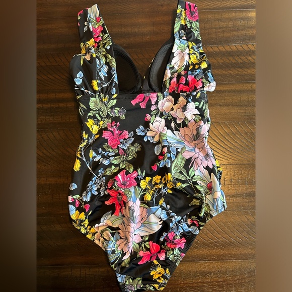 Floral 1pc Missy Swimsuit Size 4-6 - Picture 2 of 8
